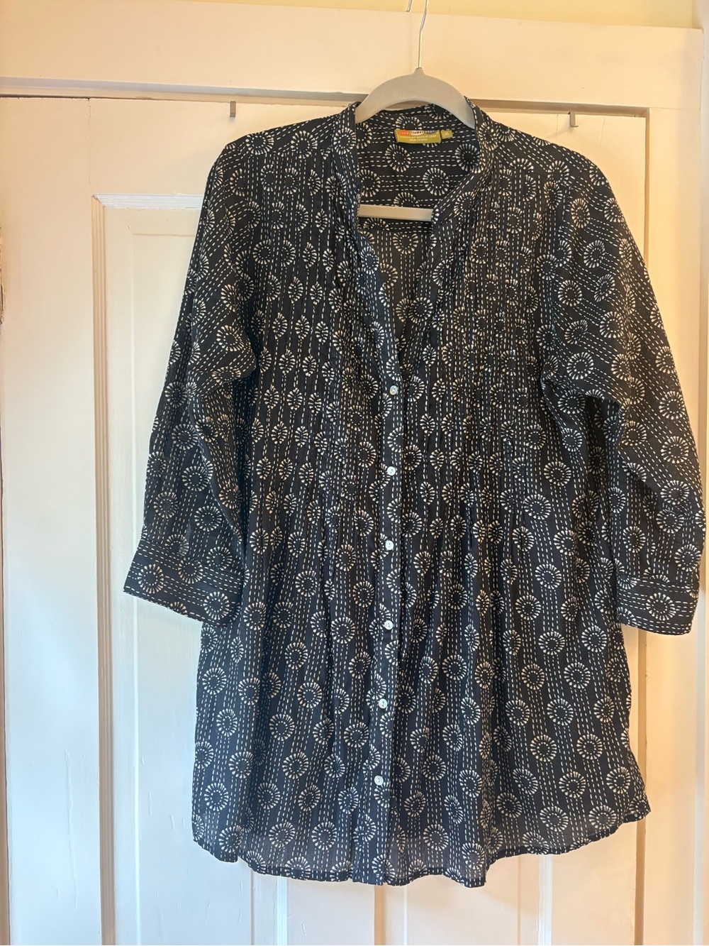 Rock Flower Paper M Black & White Button-Front Printed Tunic